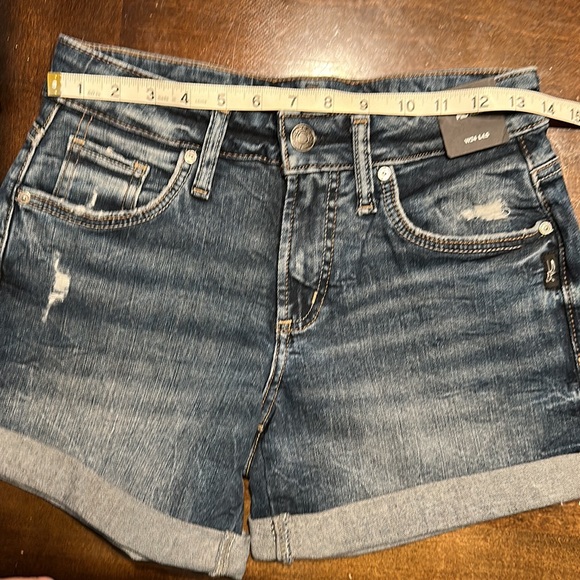 Silver Jeans Suki Jean Short.”Boyfriend Short Mid Rise” multiple sizes available - Picture 7 of 16